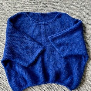 Elegant Blue Women's Crew Neck Sweater